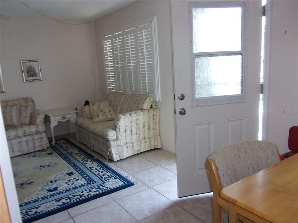 Active With Contract: $97,000 (1 beds, 1 baths, 874 Square Feet)