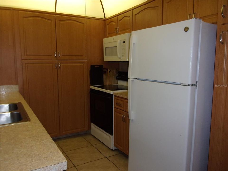 Active With Contract: $97,000 (1 beds, 1 baths, 874 Square Feet)