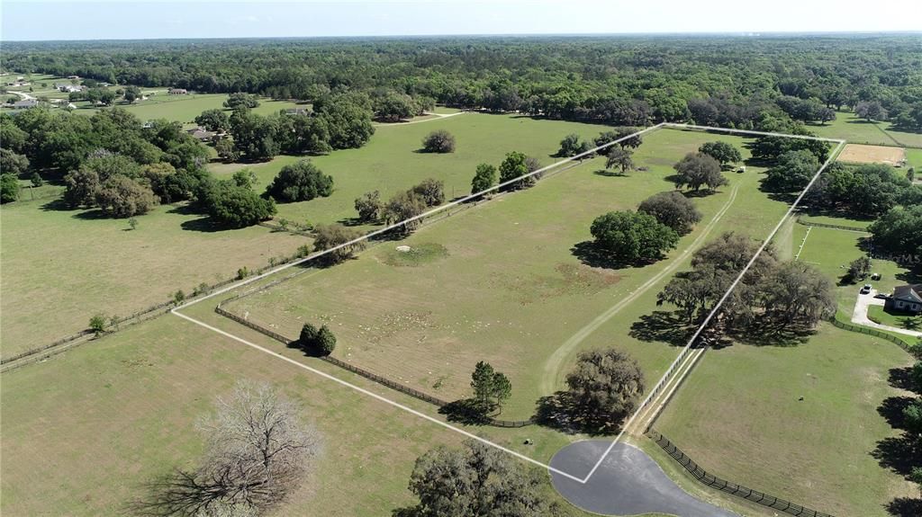 На продажу: $1,347,000 (17.96 acres)