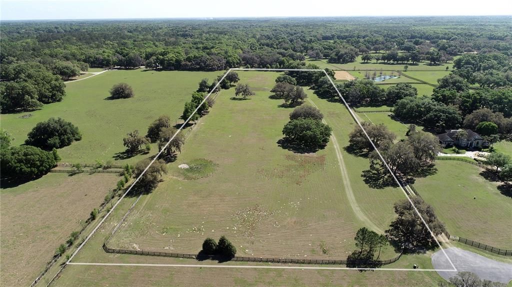 На продажу: $1,347,000 (17.96 acres)