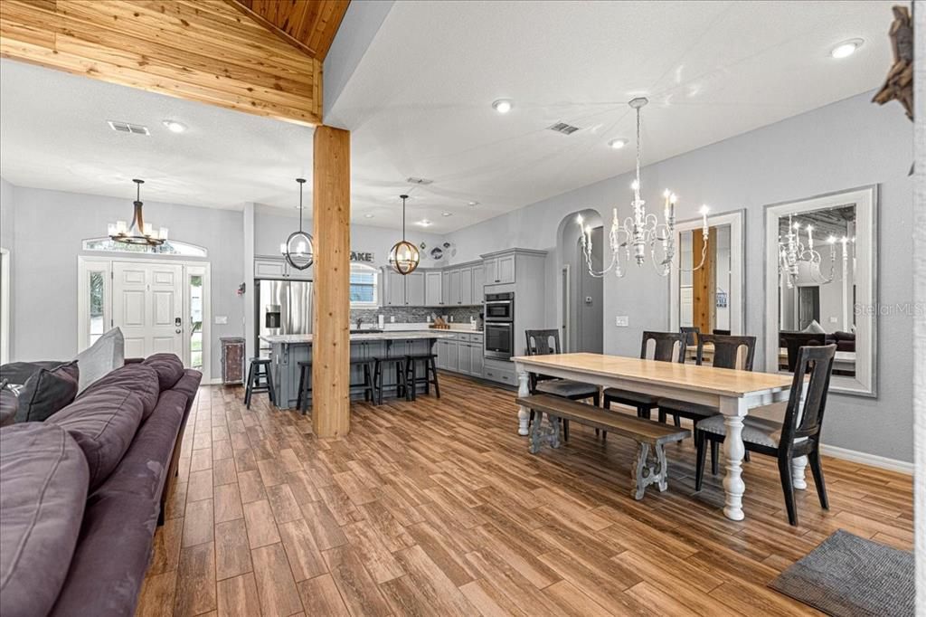 En Venta: $1,200,000 (3 camas, 2 baños, 2846 Pies cuadrados)