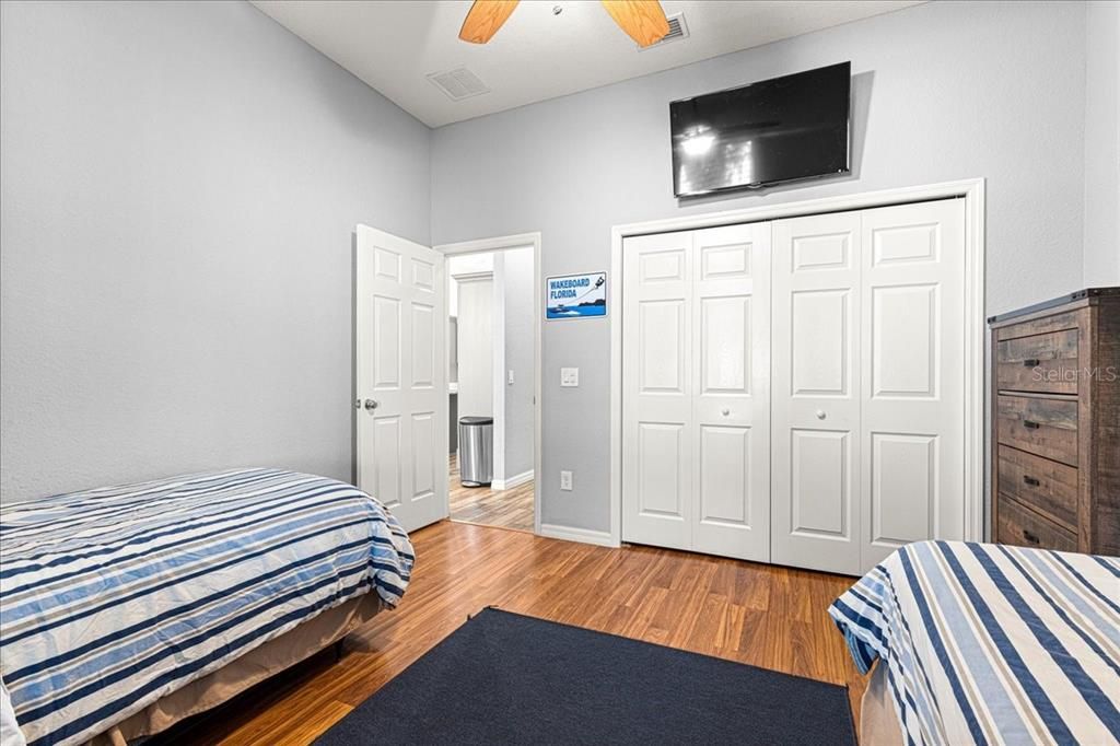 En Venta: $1,200,000 (3 camas, 2 baños, 2846 Pies cuadrados)