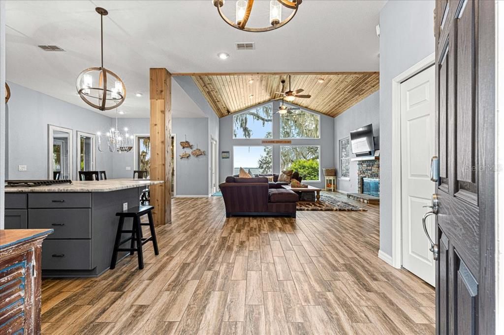 En Venta: $1,200,000 (3 camas, 2 baños, 2846 Pies cuadrados)