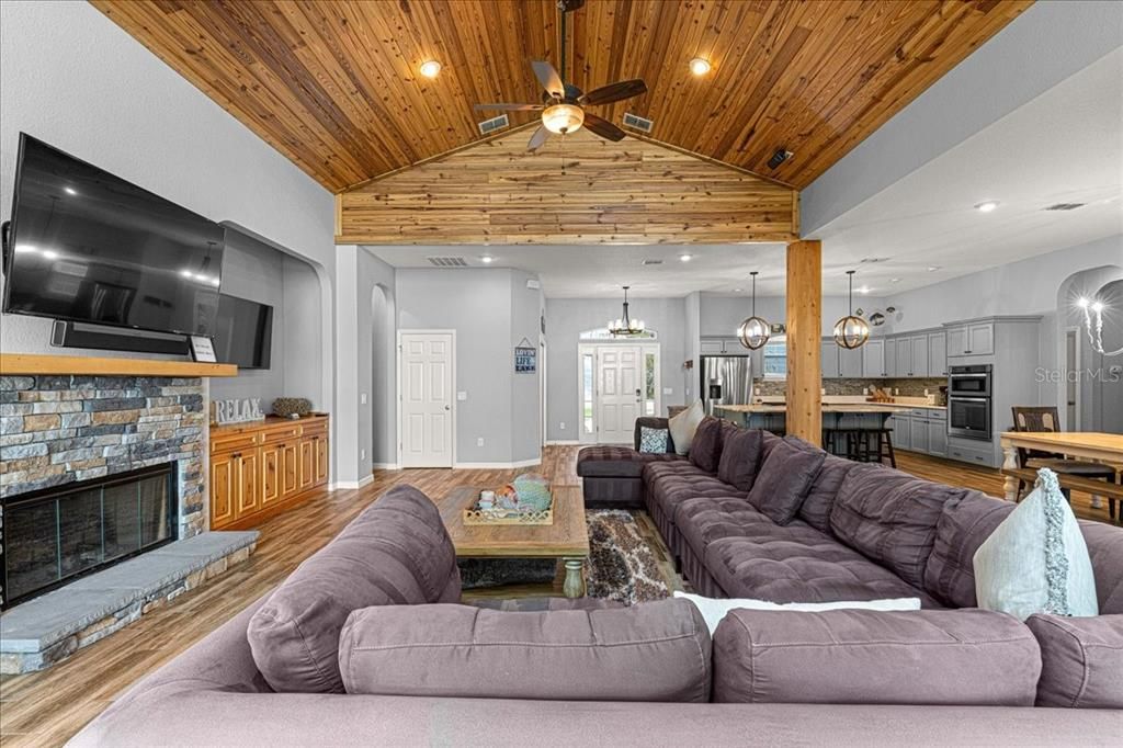 En Venta: $1,200,000 (3 camas, 2 baños, 2846 Pies cuadrados)