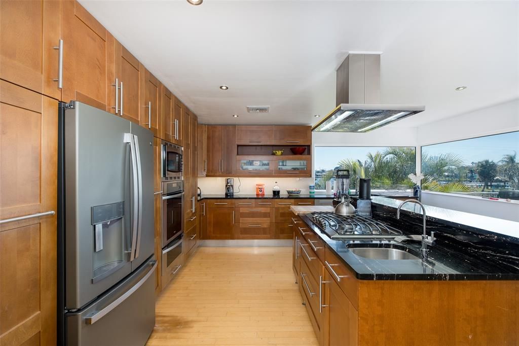 For Sale: $1,260,000 (5 beds, 3 baths, 4416 Square Feet)