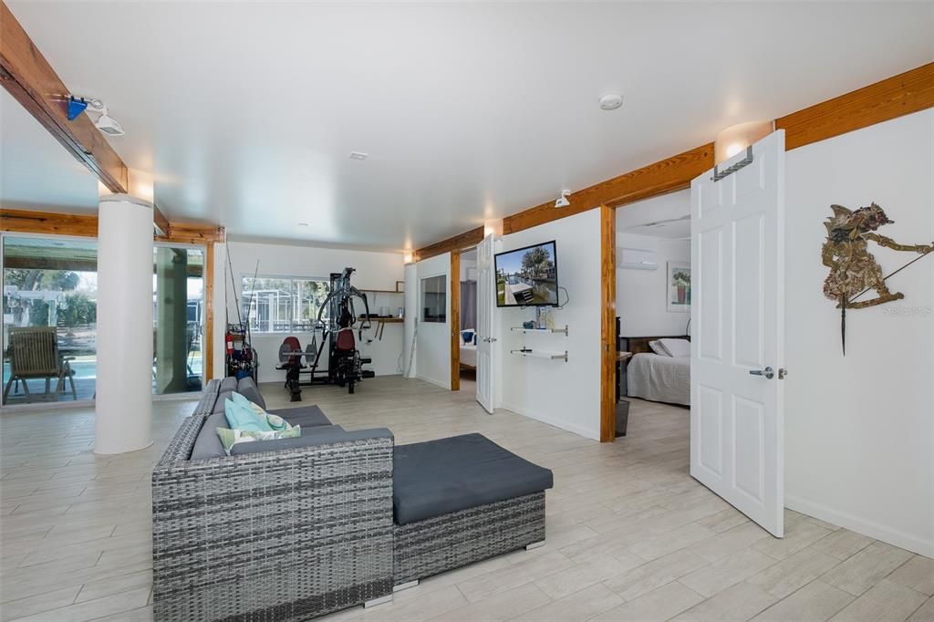 For Sale: $1,260,000 (5 beds, 3 baths, 4416 Square Feet)