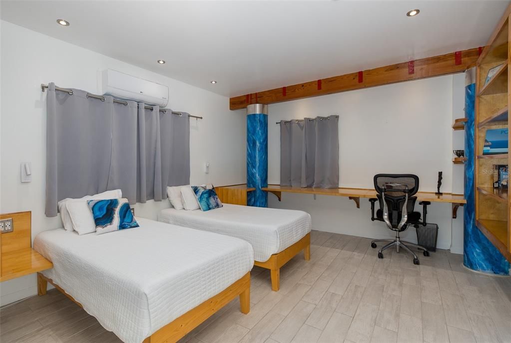 For Sale: $1,260,000 (5 beds, 3 baths, 4416 Square Feet)