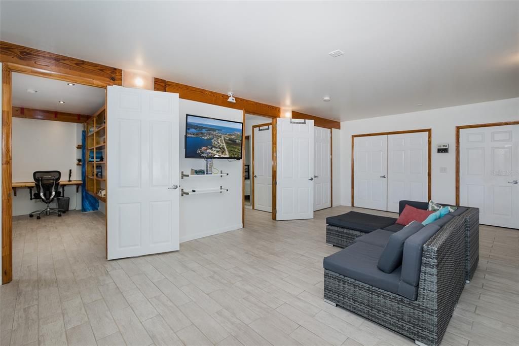 For Sale: $1,260,000 (5 beds, 3 baths, 4416 Square Feet)