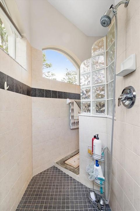 For Sale: $679,999 (4 beds, 3 baths, 2639 Square Feet)