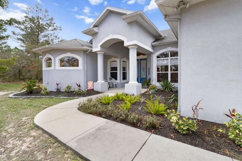 For Sale: $679,999 (4 beds, 3 baths, 2639 Square Feet)