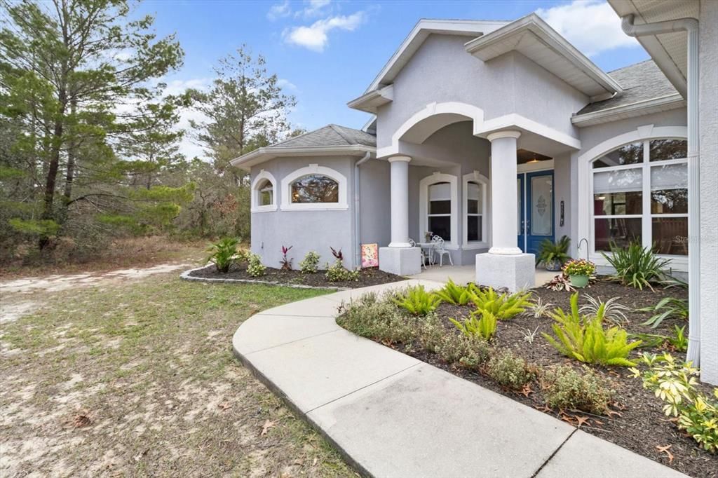 For Sale: $679,999 (4 beds, 3 baths, 2639 Square Feet)