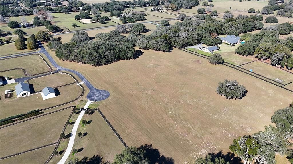 En Venta: $1,486,000 (20.12 acres)