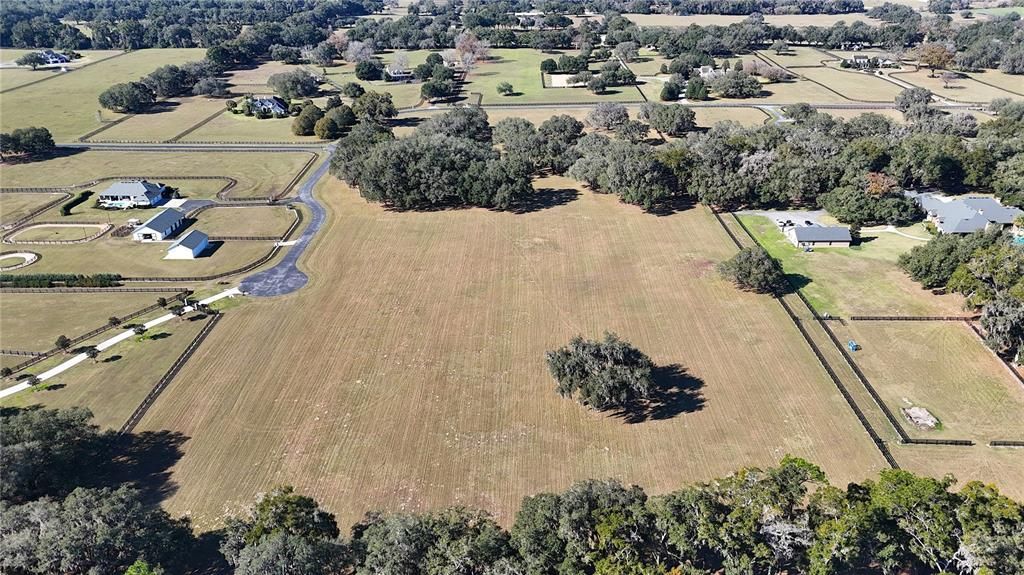 En Venta: $1,486,000 (20.12 acres)