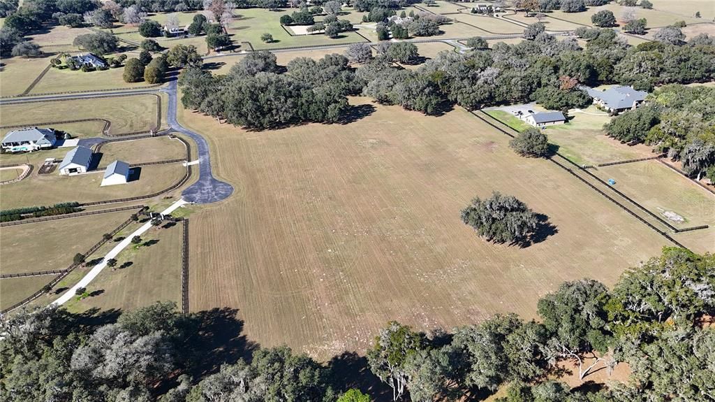 En Venta: $1,486,000 (20.12 acres)