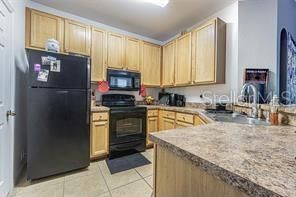 На продажу: $165,000 (1 спален, 1 ванн, 957 Квадратных фут)