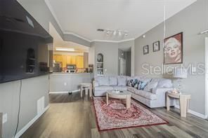 На продажу: $165,000 (1 спален, 1 ванн, 957 Квадратных фут)