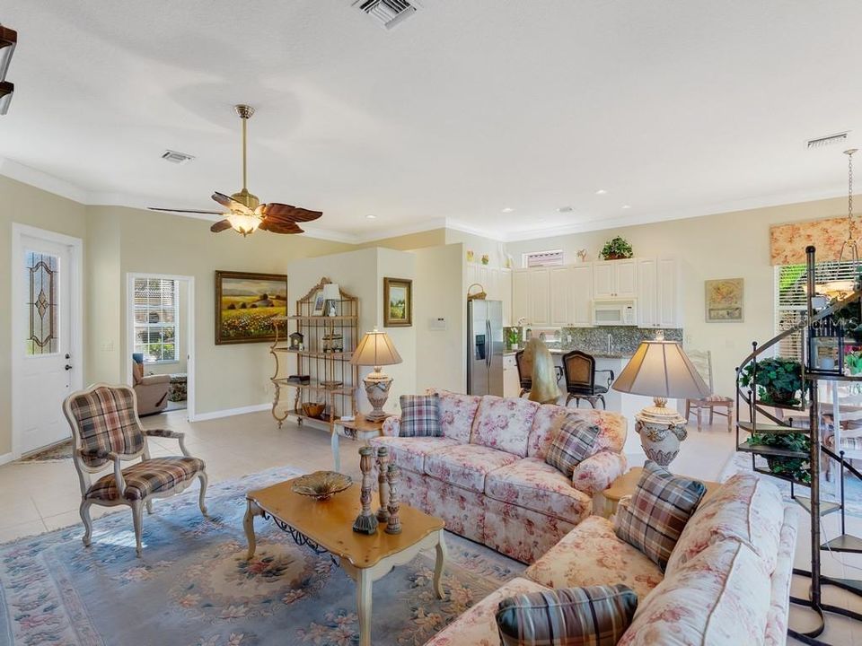 待售: $574,900 (2 贝兹, 2 浴室, 1723 平方英尺)