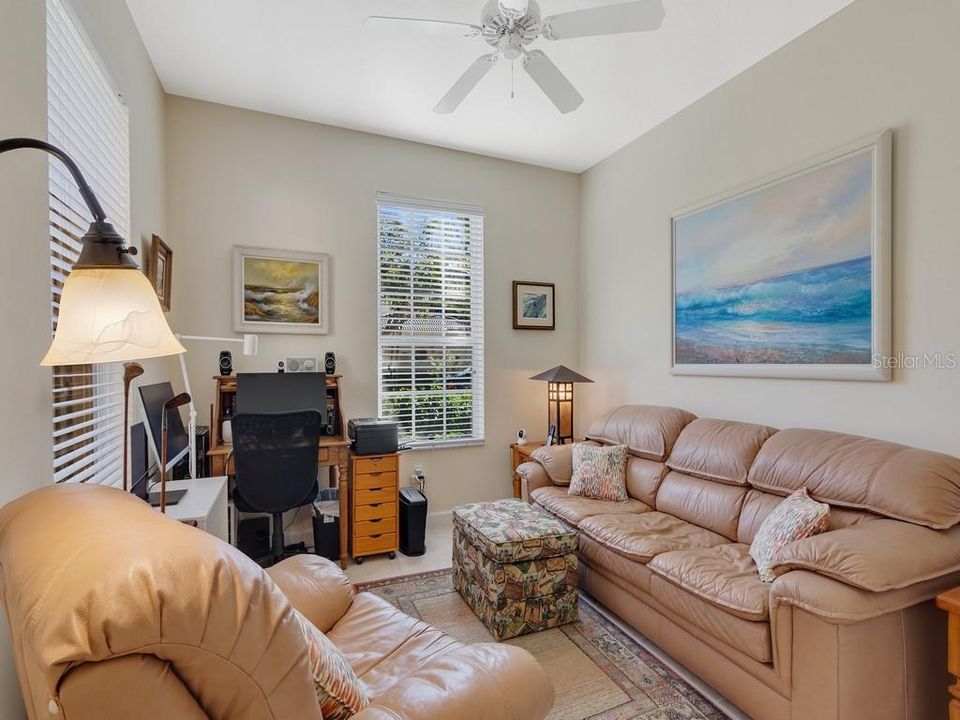 待售: $574,900 (2 贝兹, 2 浴室, 1723 平方英尺)