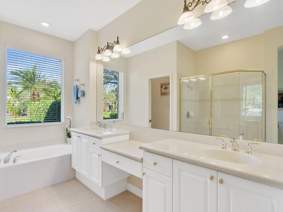 待售: $574,900 (2 贝兹, 2 浴室, 1723 平方英尺)