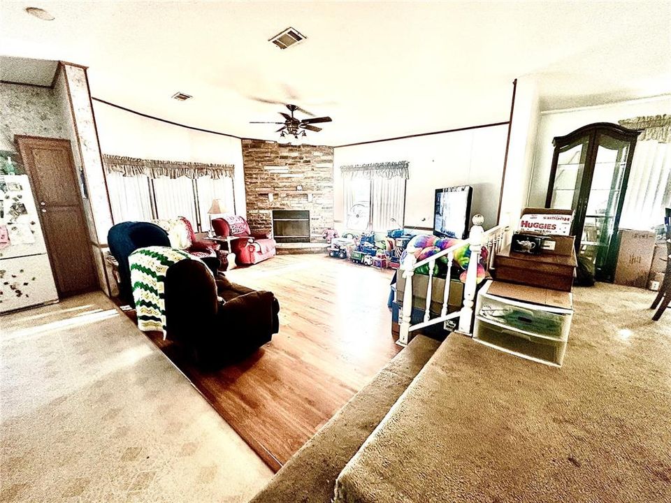 На продажу: $199,000 (3 спален, 2 ванн, 2108 Квадратных фут)