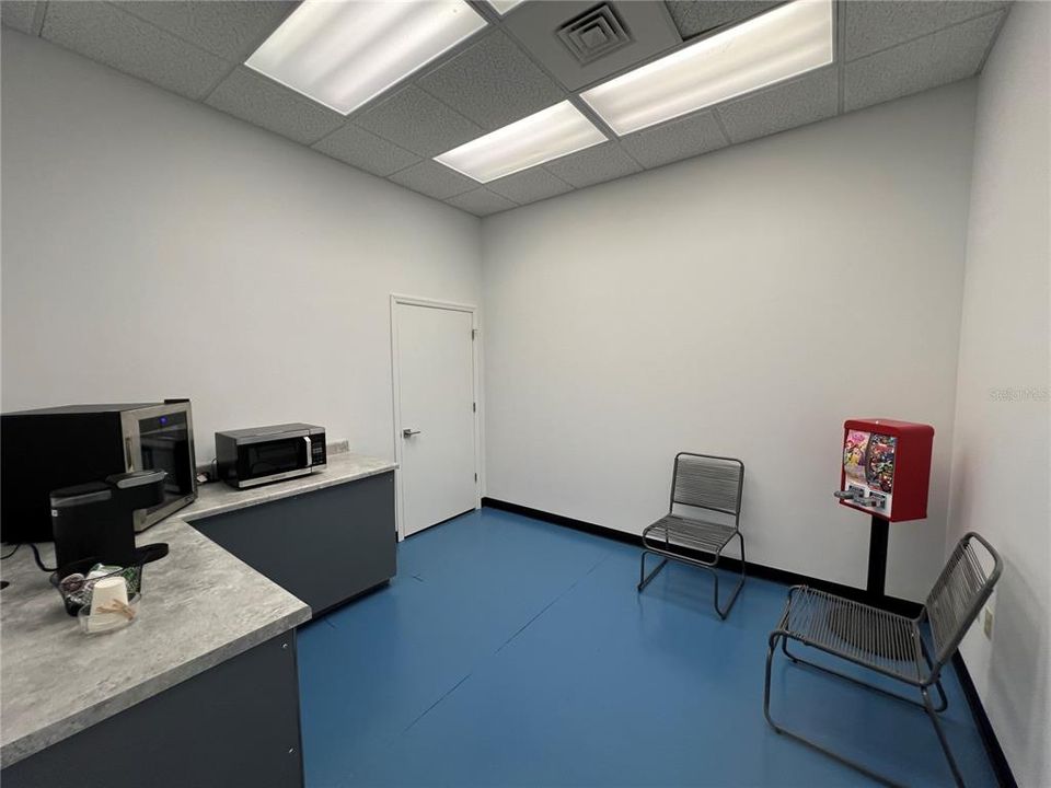 待售: $12,000 (0 贝兹, 0 浴室, 4279 平方英尺)