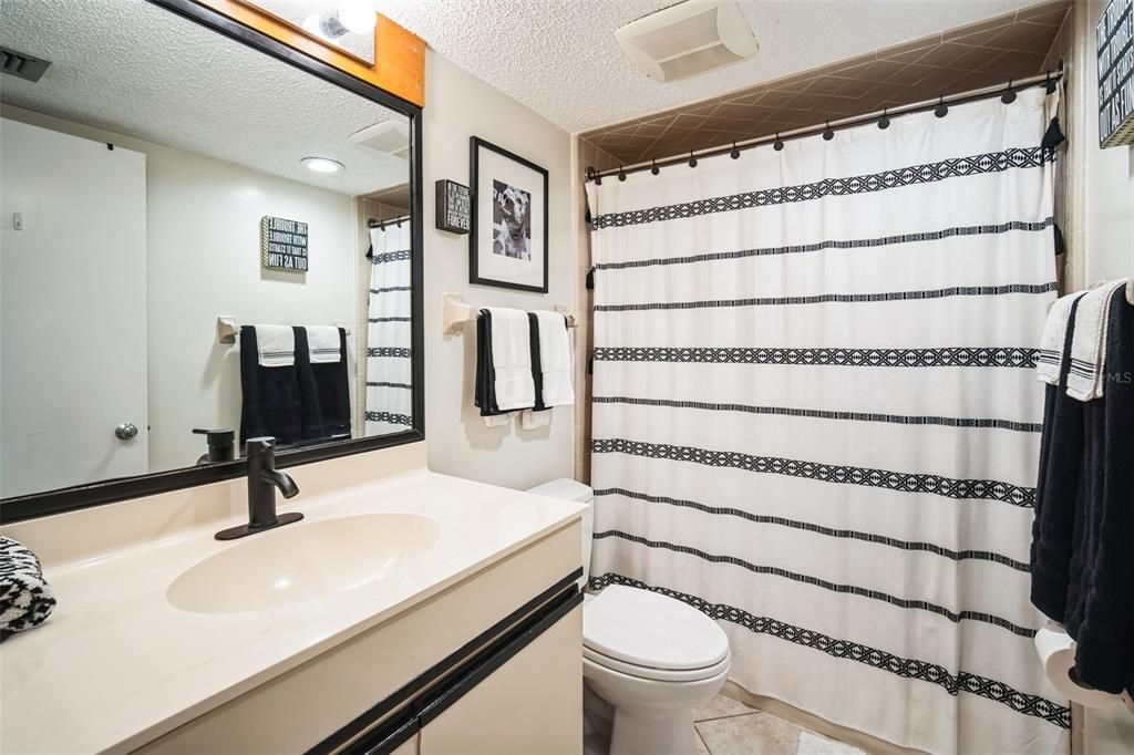 En Venta: $199,900 (2 camas, 2 baños, 1435 Pies cuadrados)