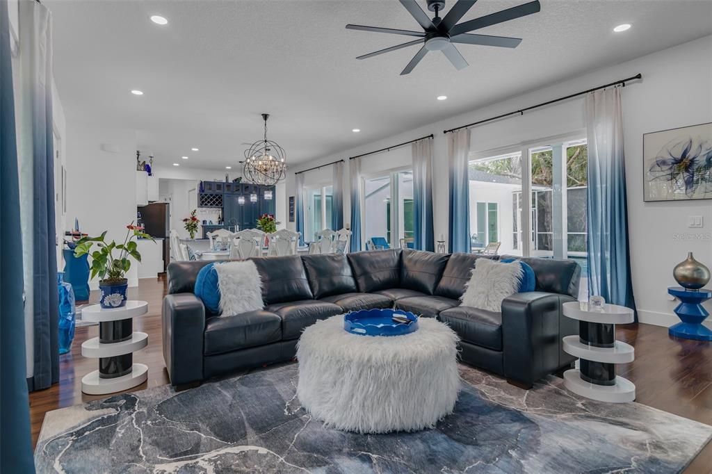 На продажу: $2,100,000 (9 спален, 8 ванн, 4700 Квадратных фут)