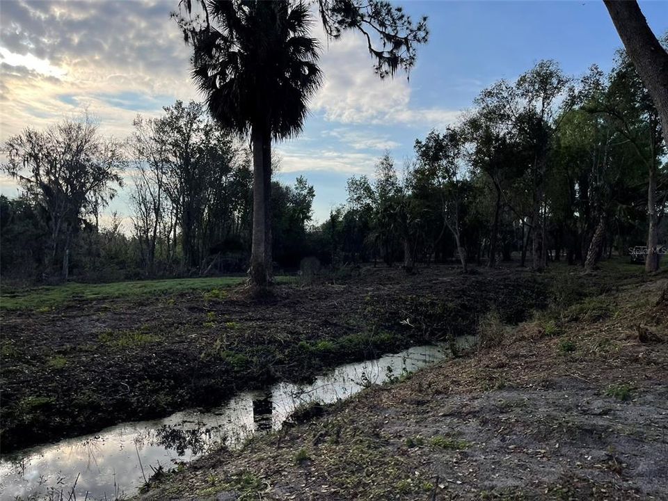 На продажу: $6,000,000 (2 спален, 2 ванн, 1458 Квадратных фут)