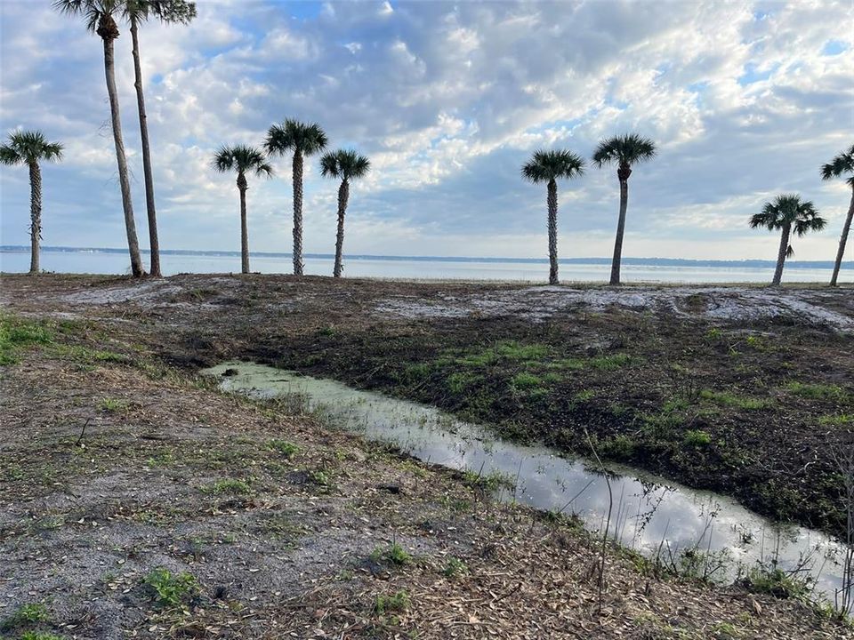 На продажу: $6,000,000 (2 спален, 2 ванн, 1458 Квадратных фут)