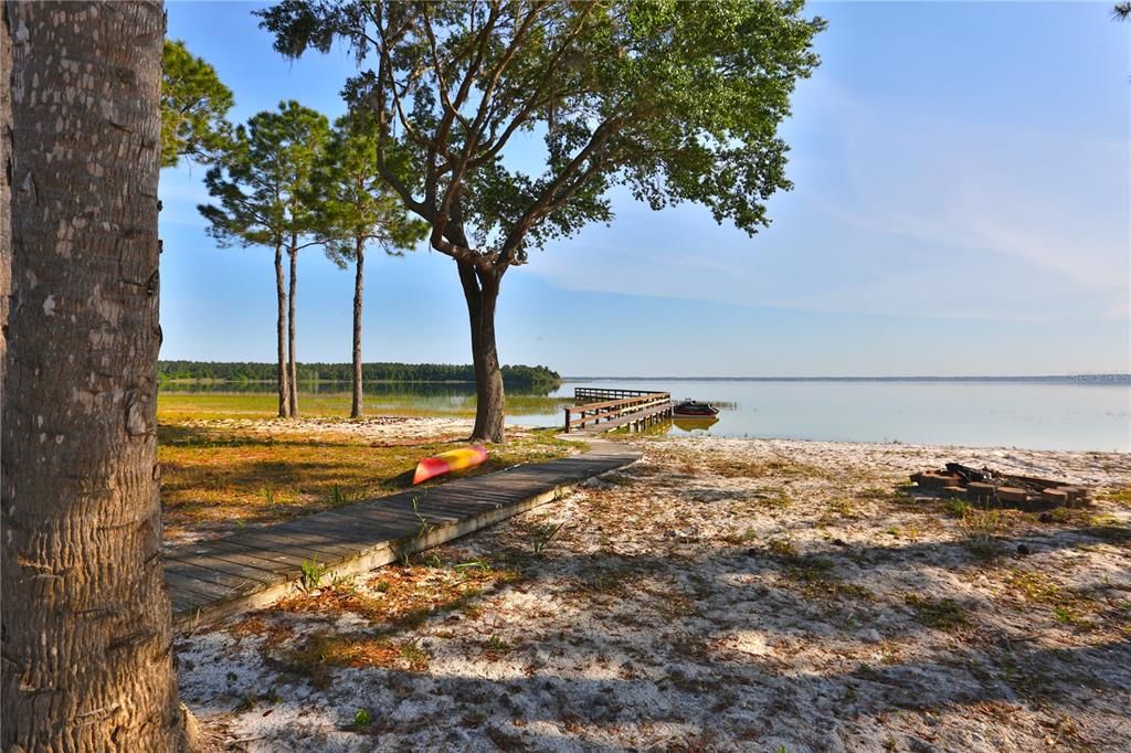 На продажу: $6,000,000 (2 спален, 2 ванн, 1458 Квадратных фут)