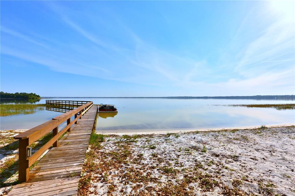 На продажу: $6,000,000 (2 спален, 2 ванн, 1458 Квадратных фут)