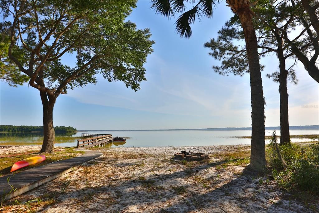 На продажу: $6,000,000 (2 спален, 2 ванн, 1458 Квадратных фут)