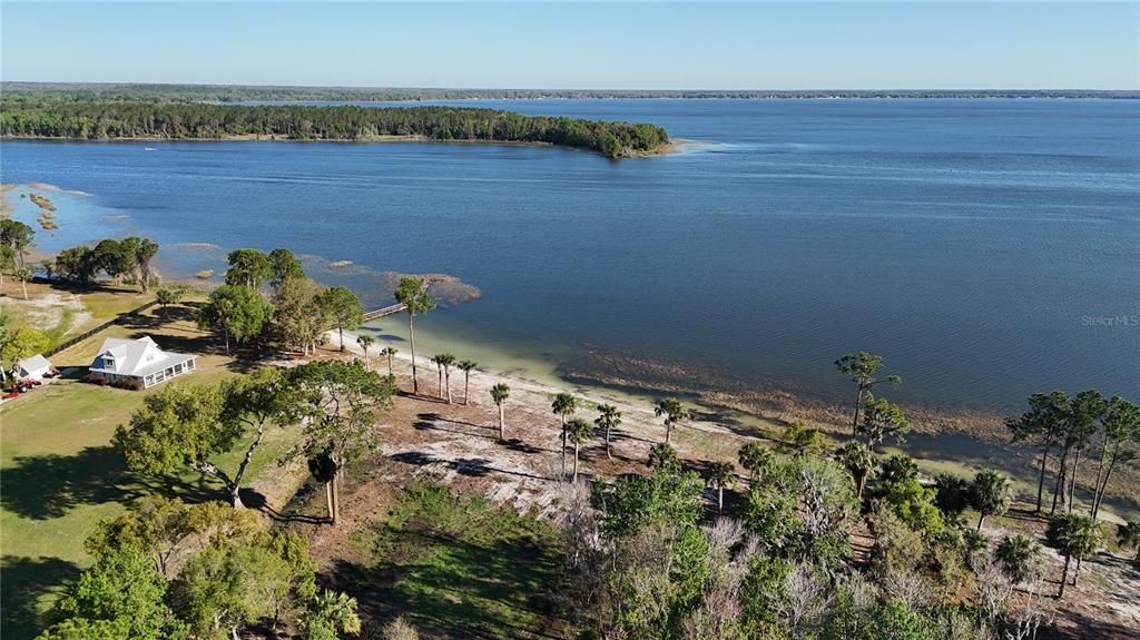 На продажу: $6,000,000 (2 спален, 2 ванн, 1458 Квадратных фут)