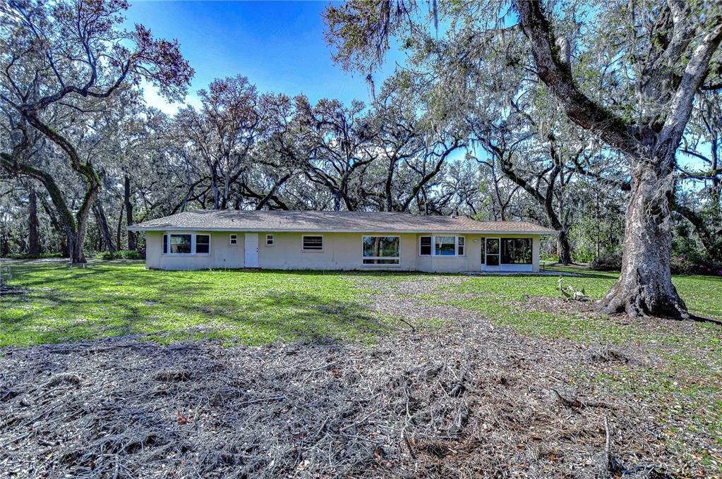 For Sale: $649,000 (3 beds, 2 baths, 2316 Square Feet)