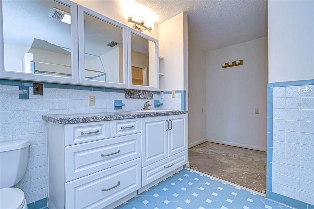 For Sale: $649,000 (3 beds, 2 baths, 2316 Square Feet)