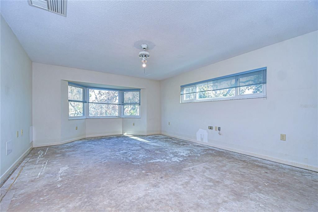 For Sale: $649,000 (3 beds, 2 baths, 2316 Square Feet)