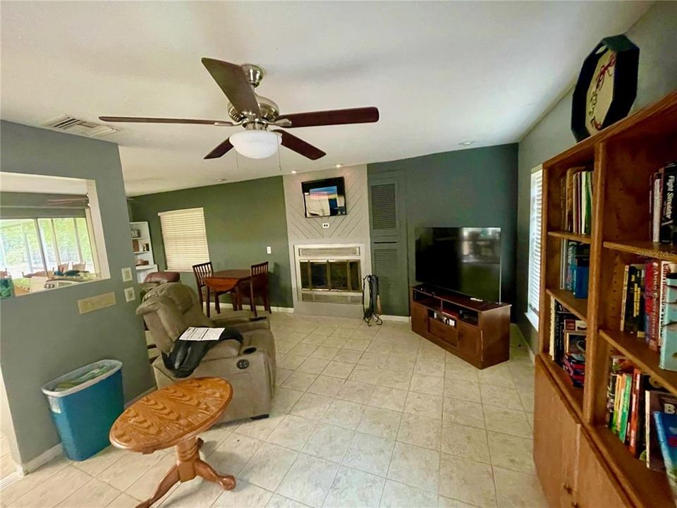 待售: $394,900 (3 贝兹, 2 浴室, 1276 平方英尺)