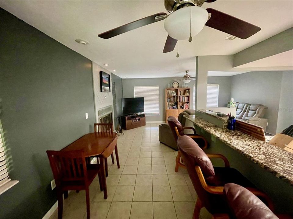 待售: $394,900 (3 贝兹, 2 浴室, 1276 平方英尺)