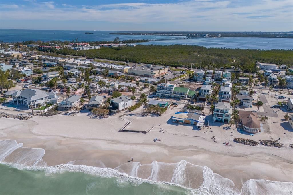 合同活跃: $1,950,000 (0.01 acres)