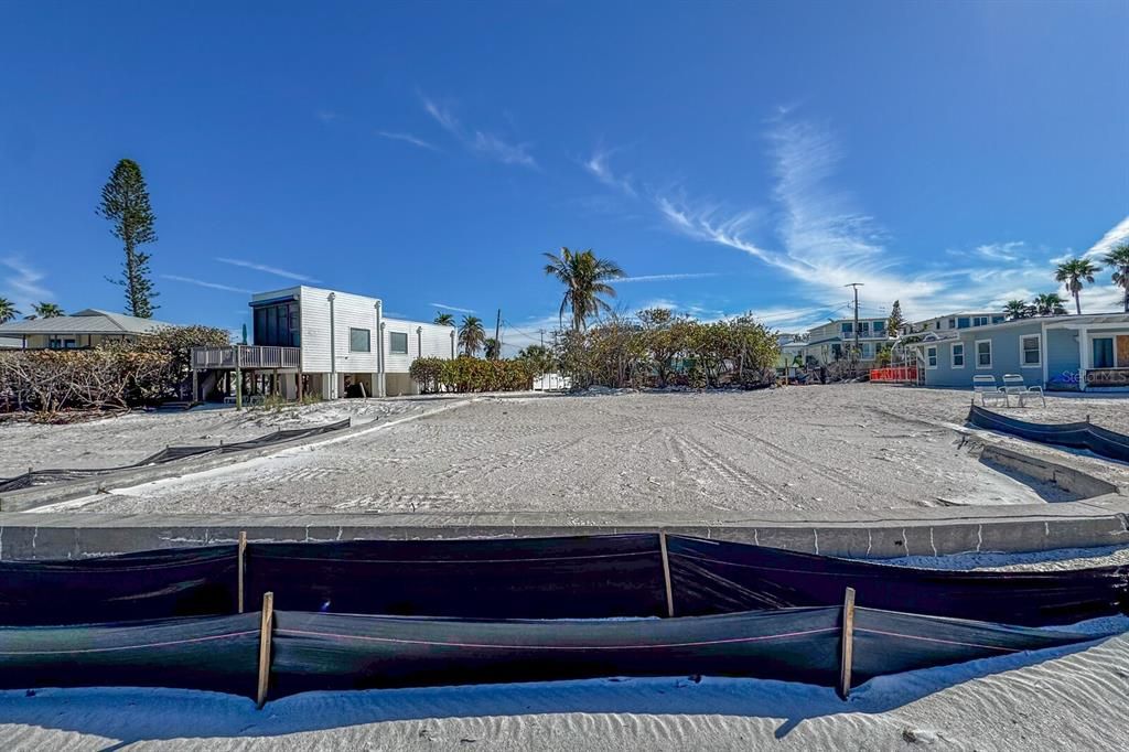 合同活跃: $1,950,000 (0.01 acres)