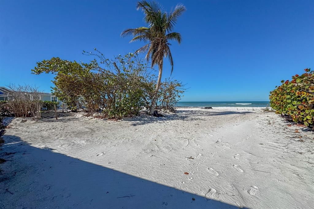 合同活跃: $1,950,000 (0.01 acres)