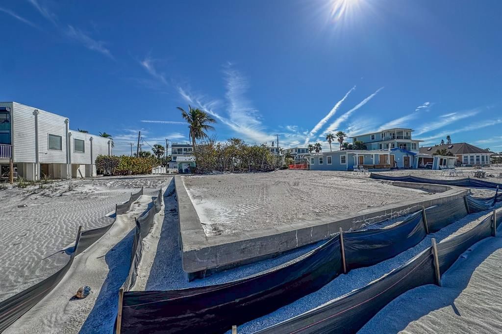 合同活跃: $1,950,000 (0.01 acres)