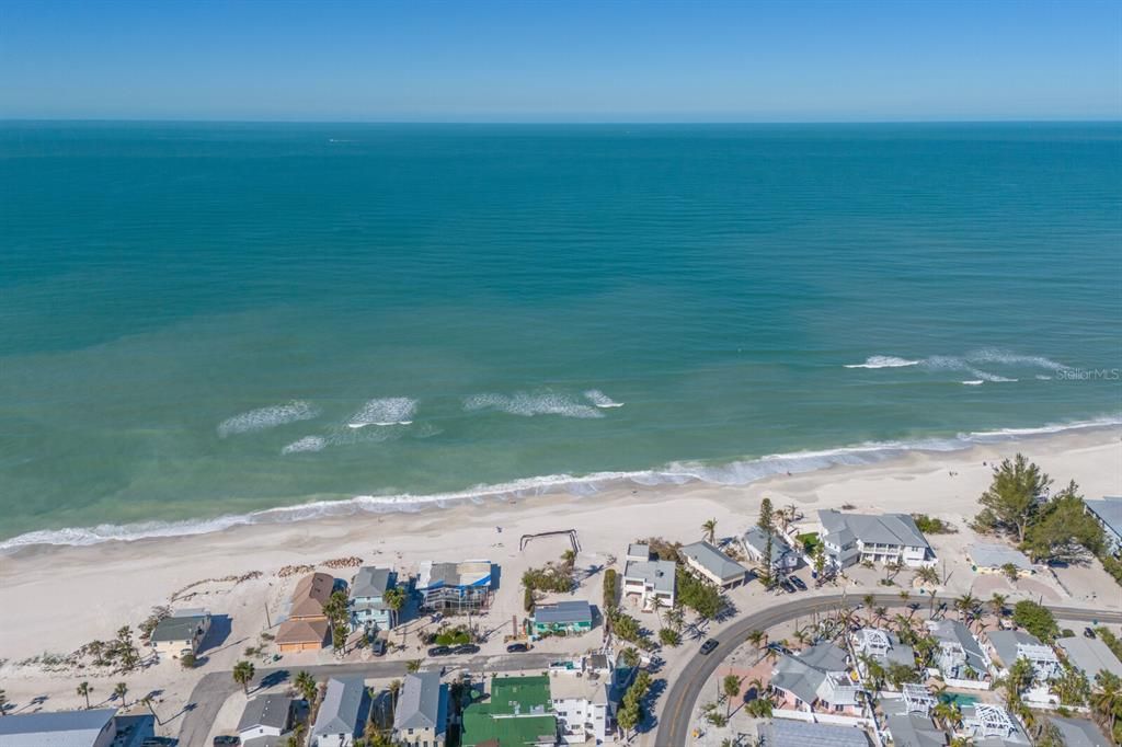 合同活跃: $1,950,000 (0.01 acres)