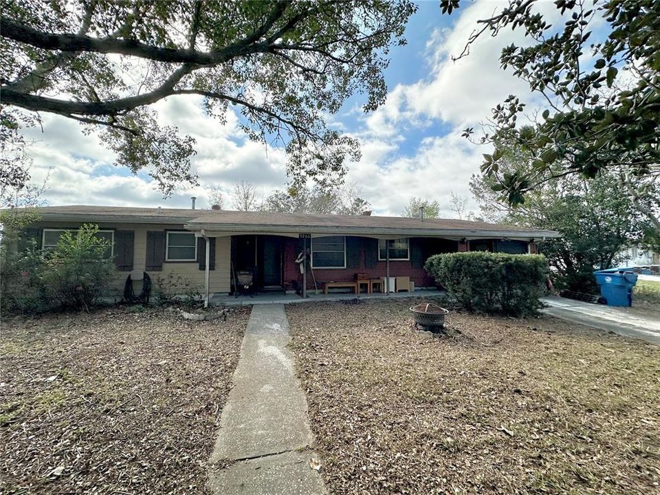 Recently Sold: $150,000 (2 beds, 2 baths, 1128 Square Feet)
