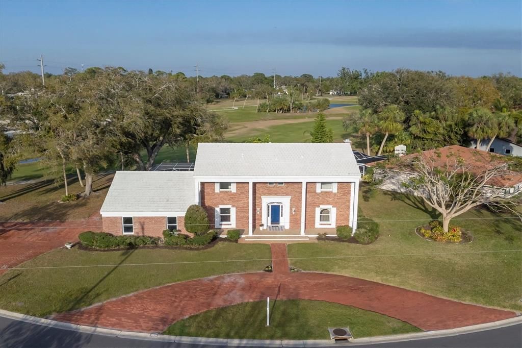 Activo con contrato: $739,900 (5 camas, 3 baños, 3299 Pies cuadrados)