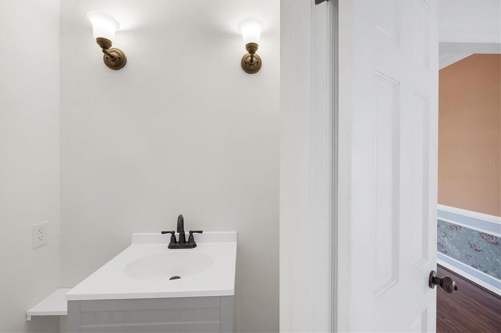 Activo con contrato: $739,900 (5 camas, 3 baños, 3299 Pies cuadrados)