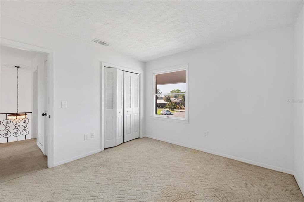 Activo con contrato: $739,900 (5 camas, 3 baños, 3299 Pies cuadrados)