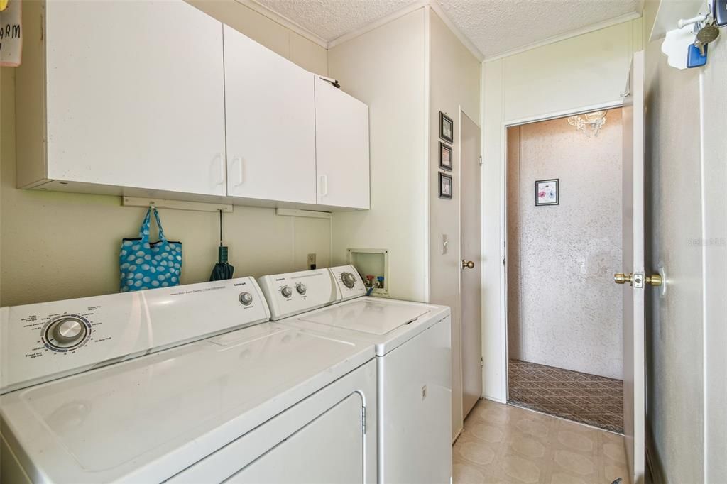 На продажу: $210,000 (2 спален, 2 ванн, 1144 Квадратных фут)