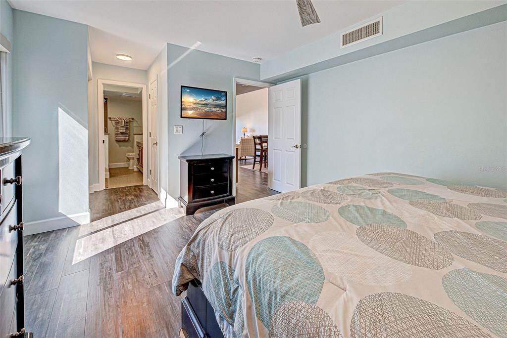 Active With Contract: $1,130,000 (3 beds, 2 baths, 1350 Square Feet)