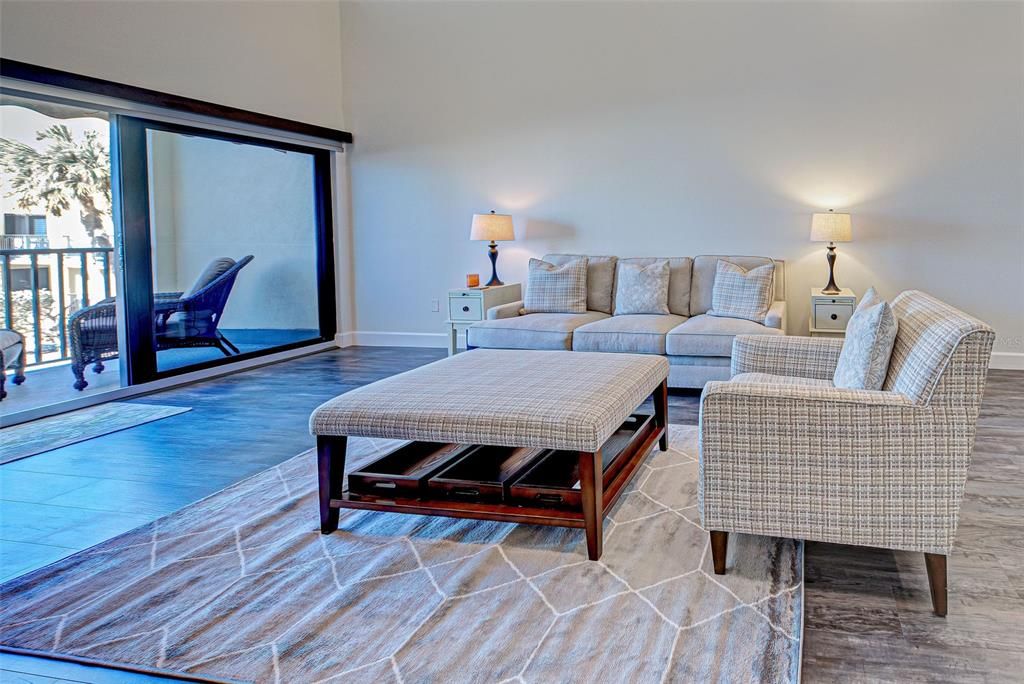 Active With Contract: $1,130,000 (3 beds, 2 baths, 1350 Square Feet)